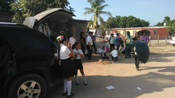 Padres De Familia Toman Escuela En Quil Luz Noticias