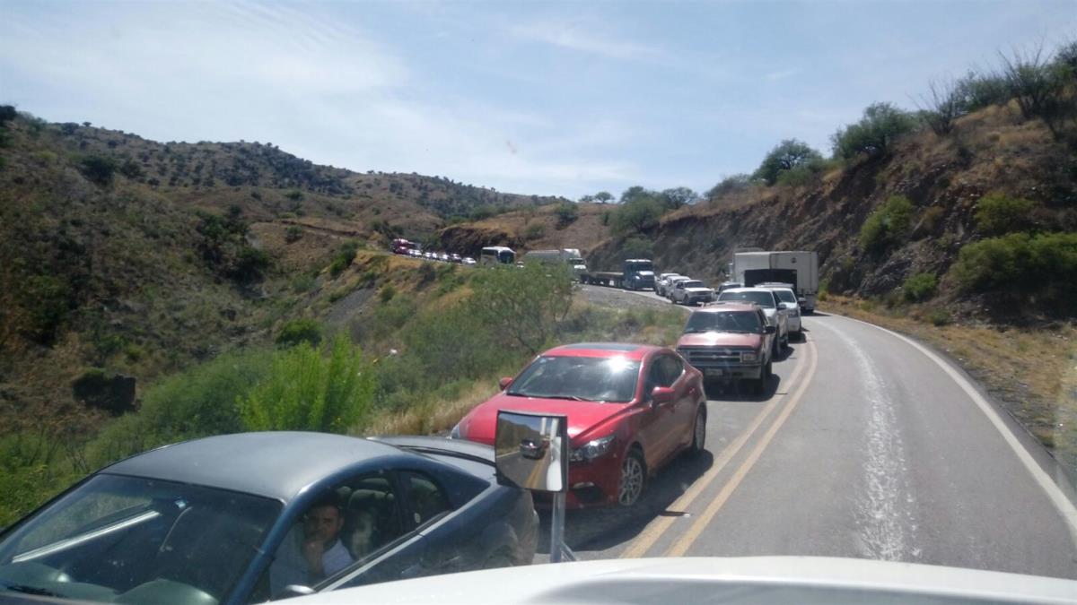 Cierran carretera Ímuris Cananea tras accidentes Luz Noticias