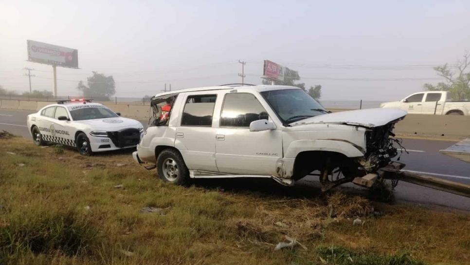 Densa niebla provoca volcadura por la México 15 en Los Mochis Luz