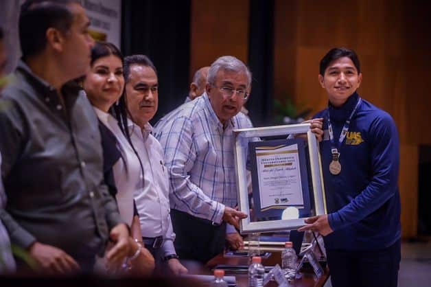 Uas Premia Econ Micamente A Deportistas Y Entrenadores Destacados En