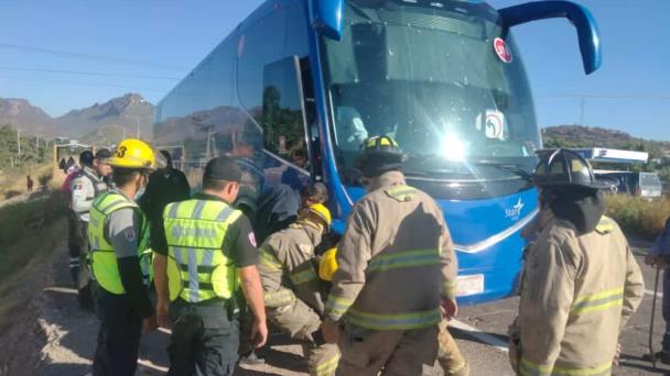 Lesionados En San Miguel Por Choque Entre Autob S Y Autom Vil Luz