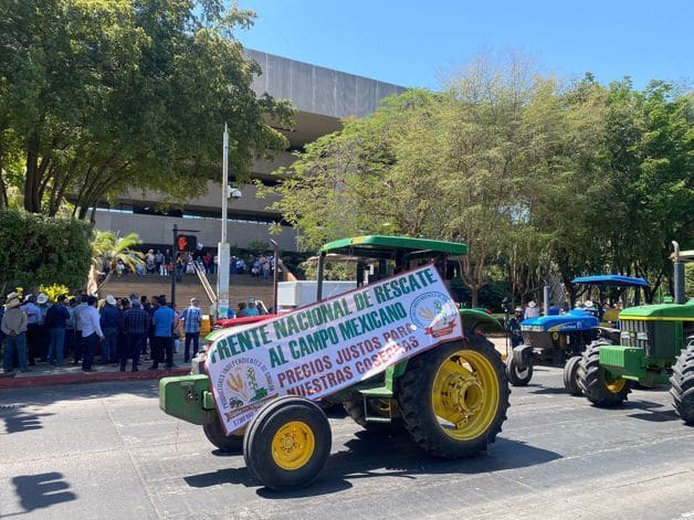 Productores De Ma Z Protestan Y Bloquean Calle En Palacio De Gobierno