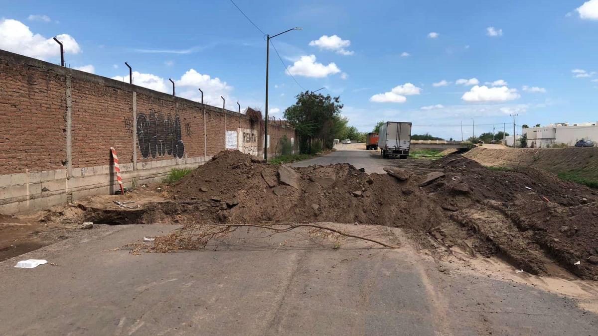 Tras las lluvias de Beatriz se abre socavón en Valle Alto Culiacán