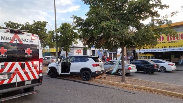 Localizan Una Camioneta Baleada Y Ensangrentada En La Colonia Fuentes