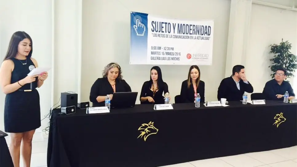 Participan en foro futuros comunicólogos de la UAD