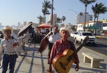 Ajustan grupos musicales su repertorio de canciones