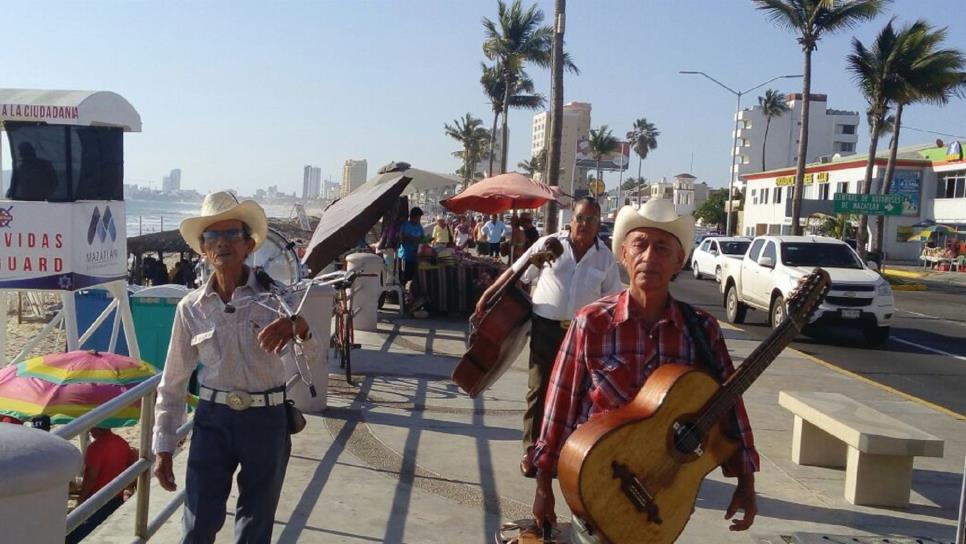 Ajustan grupos musicales su repertorio de canciones