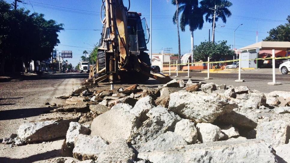 Supervisan obras de reposición de concreto en bulevar Rosales