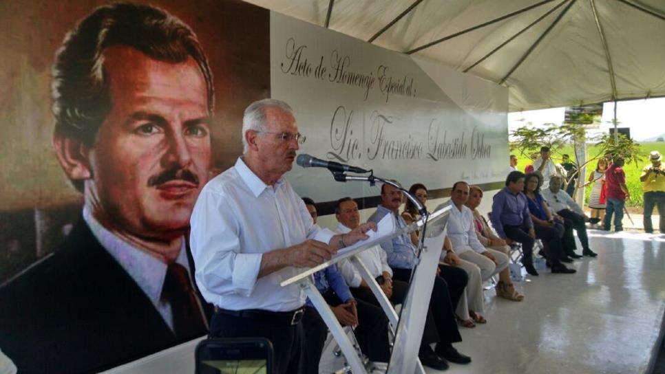Rinden homenaje a Francisco Labastida Ochoa Rinden homenaje a Francisco Labastida Ochoa