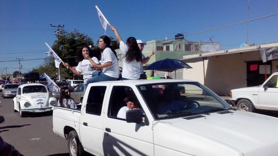 Candidatos coinciden y desquician calles de la Jaramillo