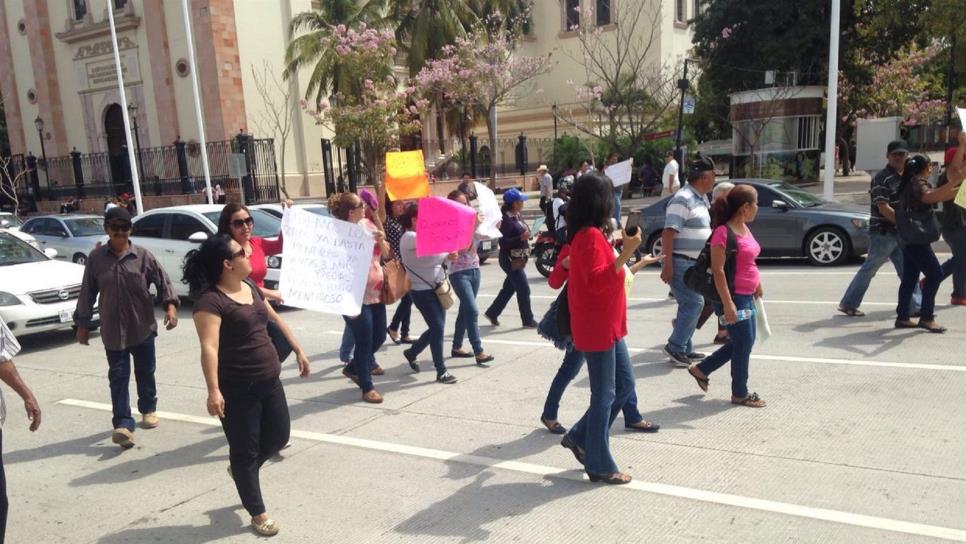 Colapsan manifestantes la Álvaro Obregón