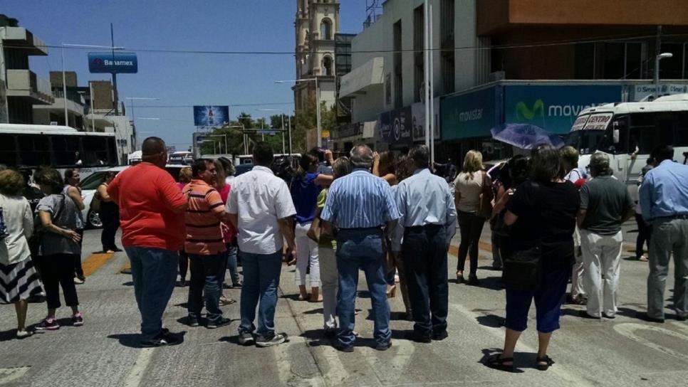 Protestan y bloquean la Obregón