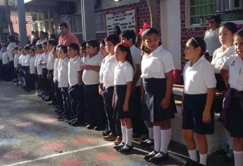 Piden rampas para discapacitados en la primaria Benito Juárez