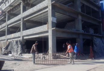 Demandarán a contratista por no pagar a albañiles