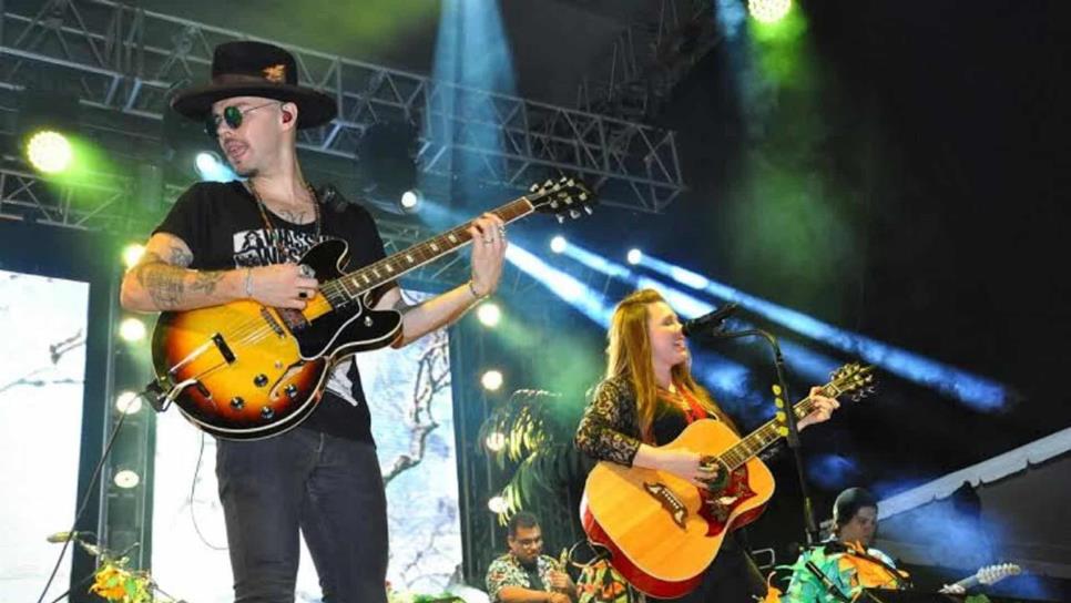 Brindan Jesse & Joy nueva noche mágica