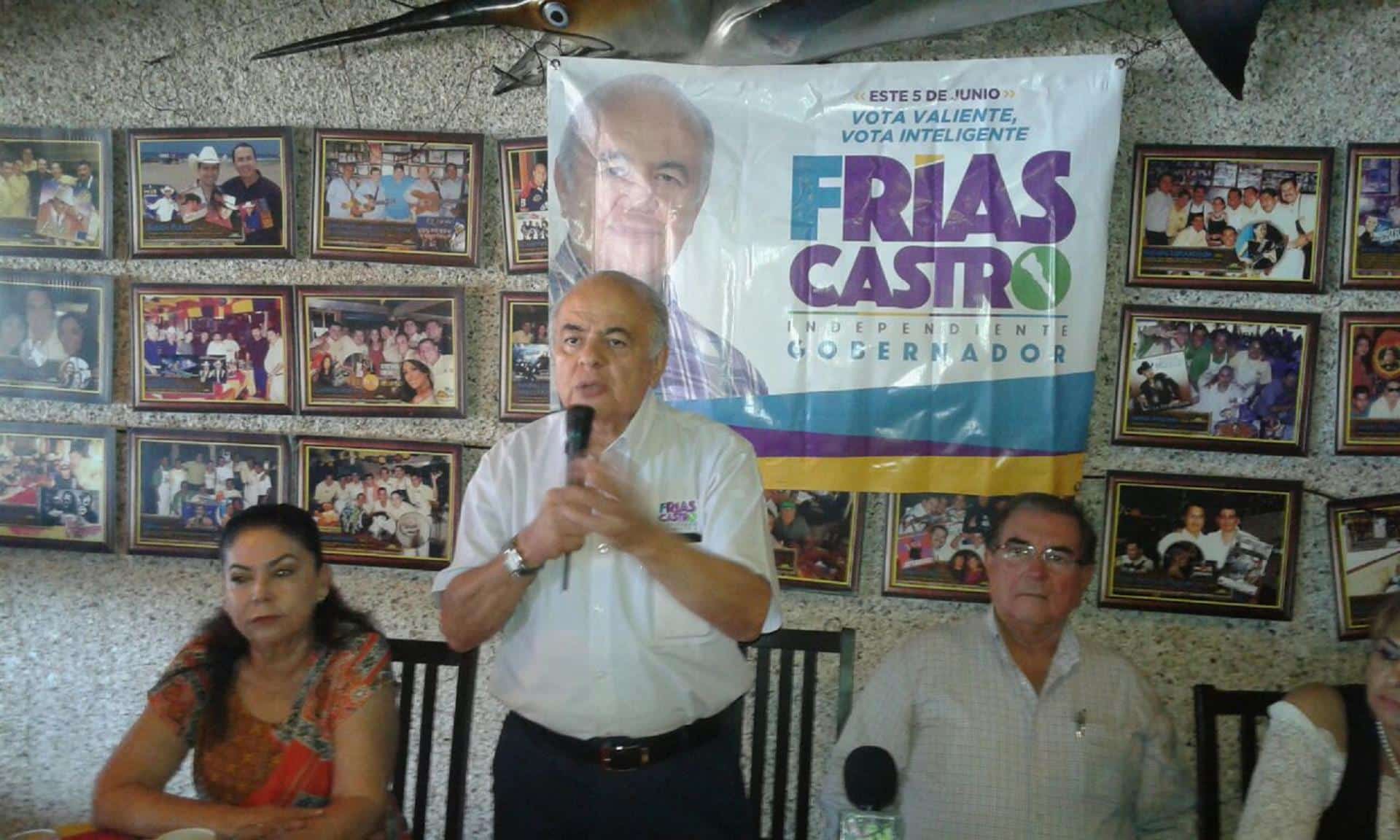 Reta Frías Castro a un debate a AMLO