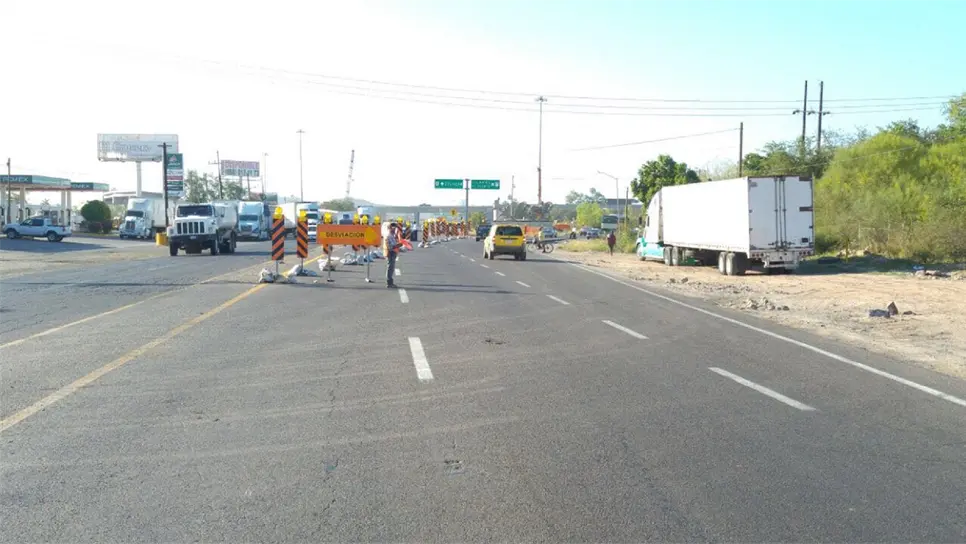 Cierran la México 15 en Los Mochis por construcción de puente