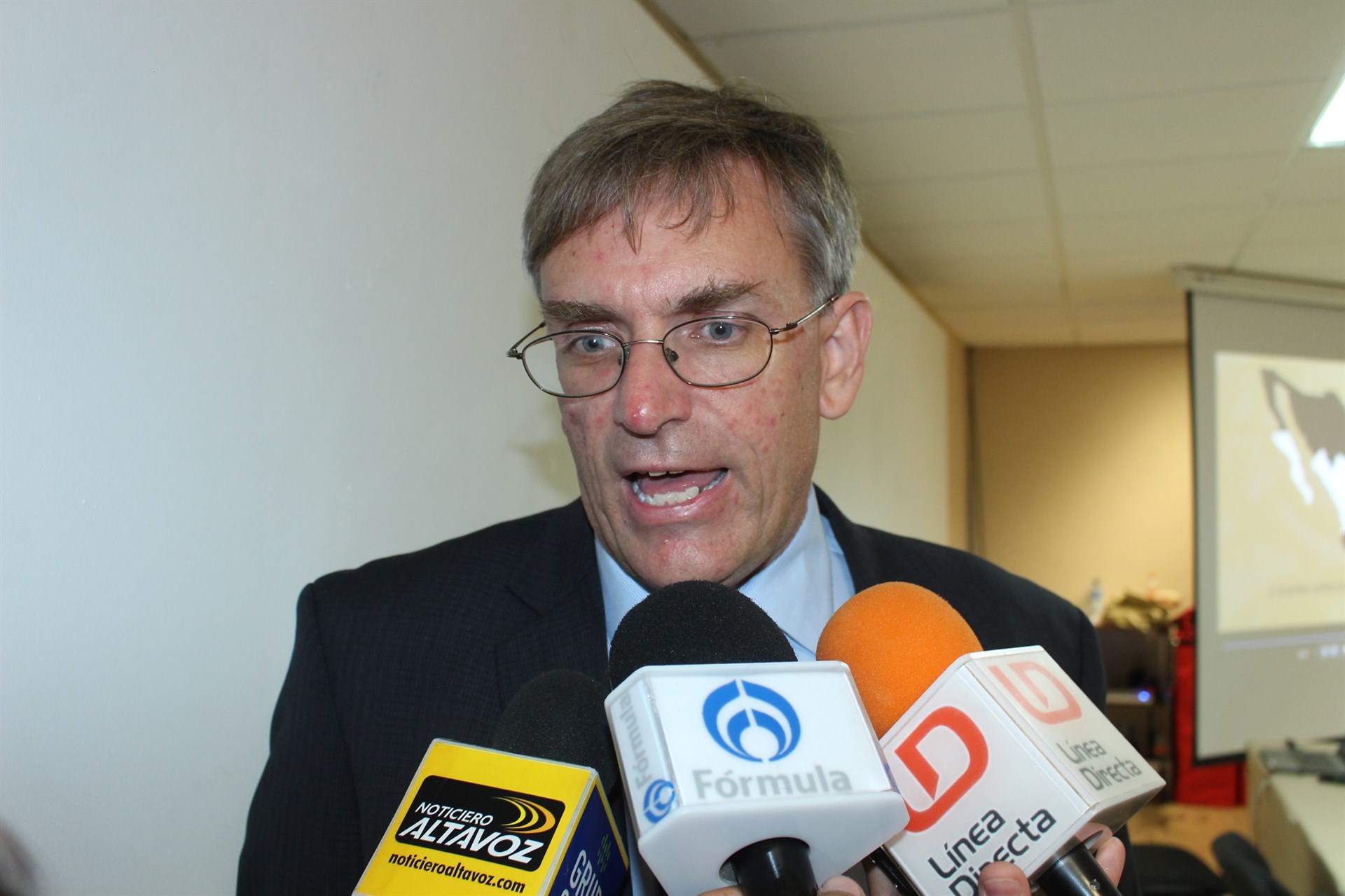 Legalizar mariguana en México impacta en aprobación de visas