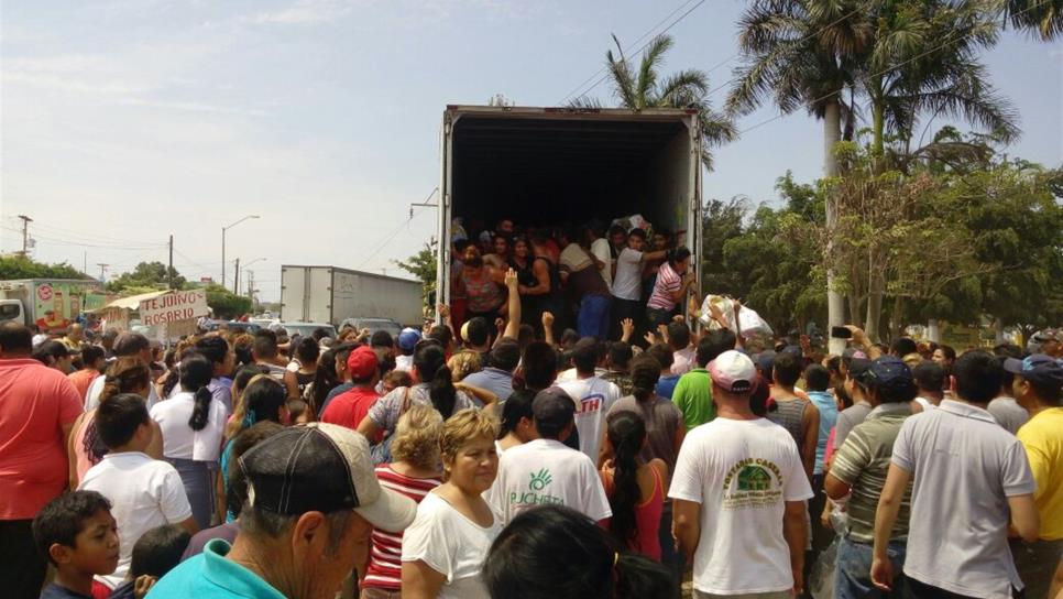 Ventilan en redes sociales zafarrancho en entrega de despensas