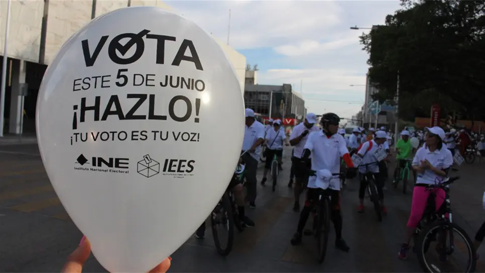 Ruedan por la democracia