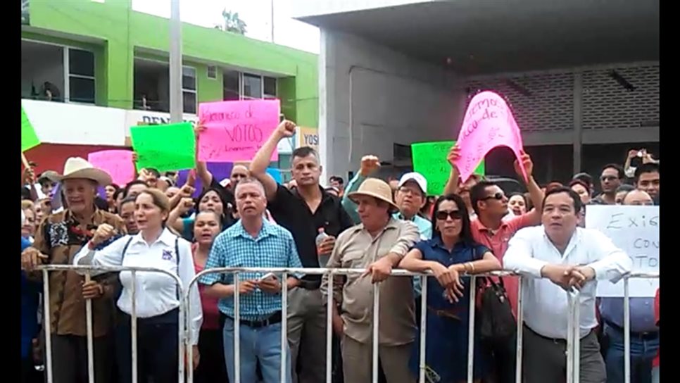 Candidatos y militantes del PAS protestan en Navolato