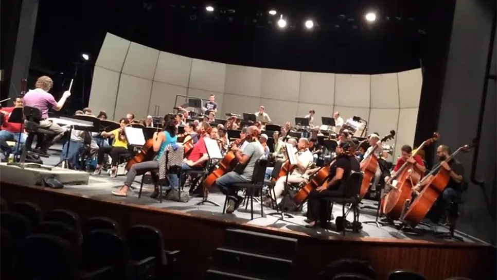 Miguel Salmón del Real dirigirá a la OSSLA en dos estrenos mundiales