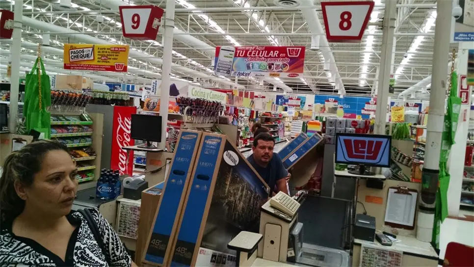 Por “ventajosos” Profeco ordena respetar precio a  2 clientes