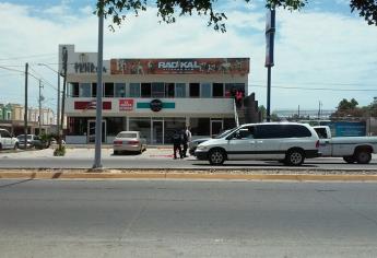 Caja con cabeza de cerdo moviliza a corporaciones