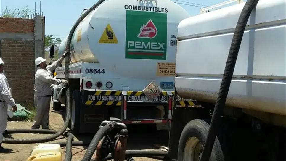 Asegura PGR 15 mil litros de hidrocarburo en Mazatlán