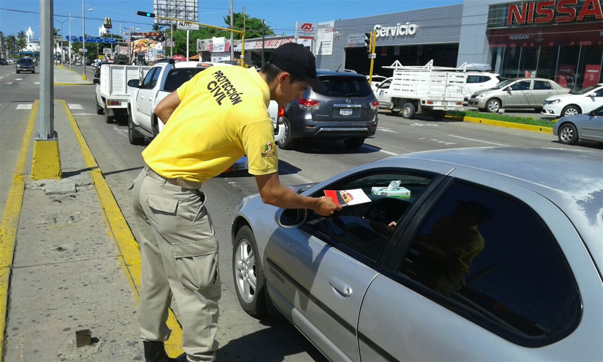 No se le debe dejar todo al gobierno: PC