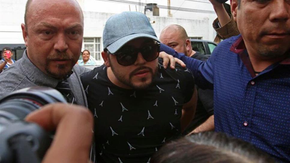 Paga Gerardo Ortiz fianza de 50 mil pesos y queda libre