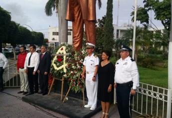 Conmemoran el 144 aniversario luctuoso de Benito Juárez?