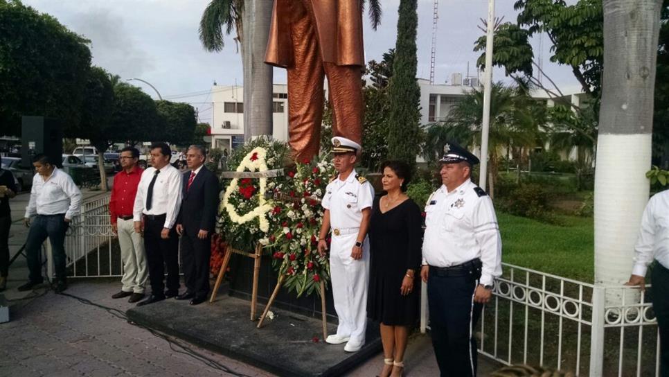 Conmemoran el 144 aniversario luctuoso de Benito Juárez?