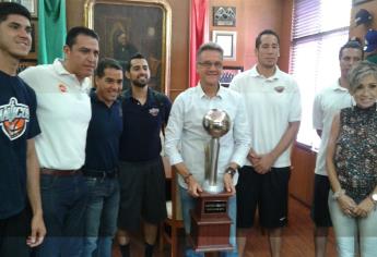 Presume Náuticos trofeo de campeonato