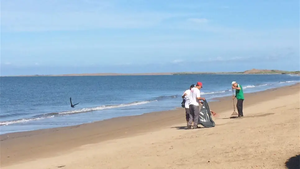 Recogen 10 toneladas de basura de El Maviri