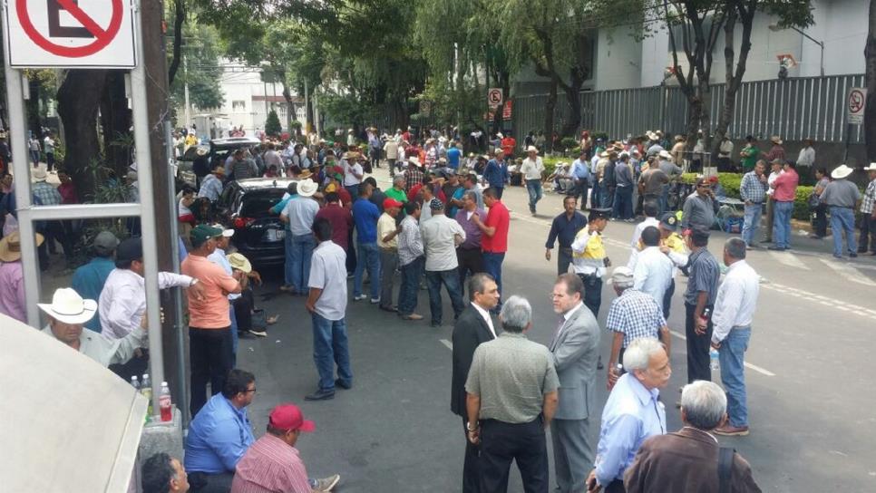 Amenazan productores con manifestación en el zócalo