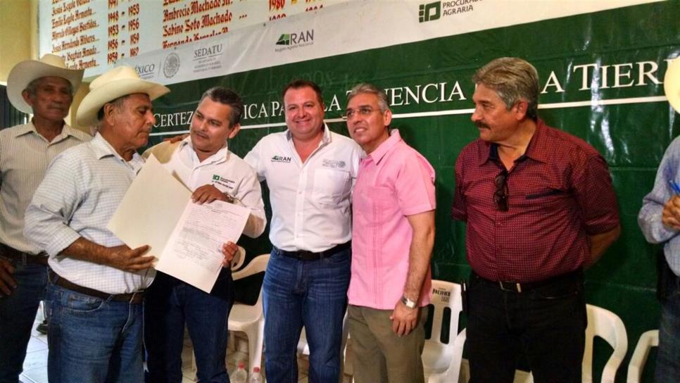 Entregan 220 títulos de propiedad a campesinos en HZ