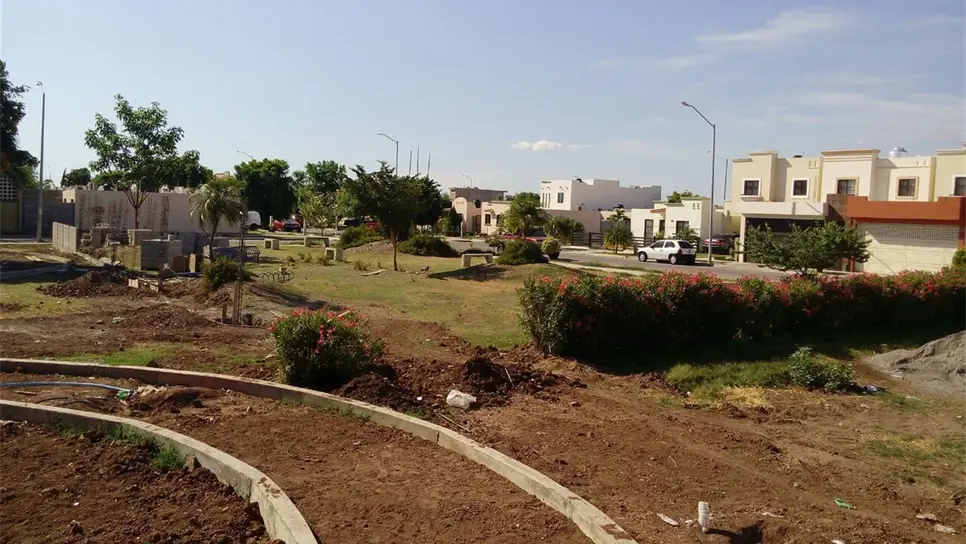En el parque ya se observa el inicio de las obras.