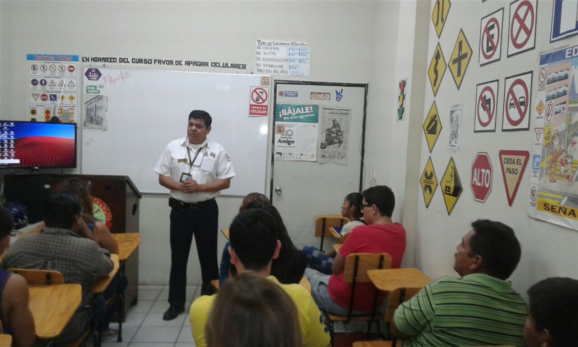 Enseñan a nuevos conductores cambios al alcoholímetro