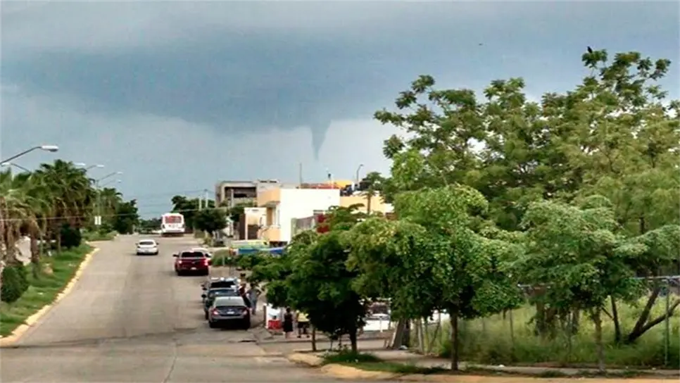 El fenómeno fue videograbado por decenas de testigos.