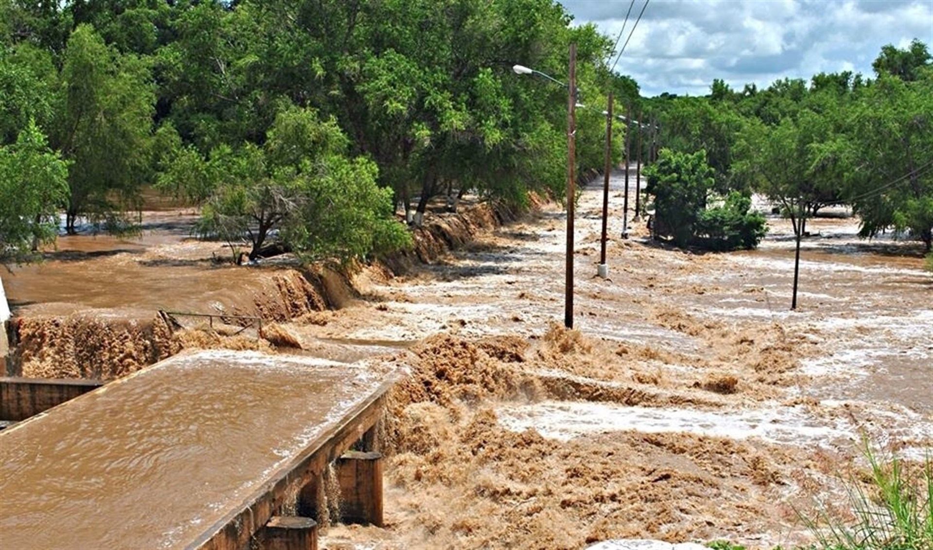 Advierte Conagua por chubascos y crecientes de ríos en Sinaloa