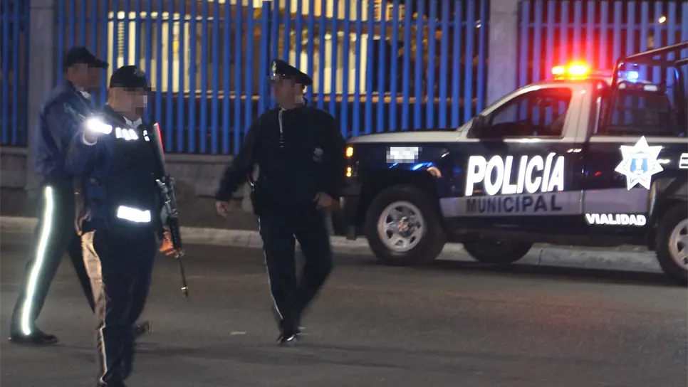 Agentes de Tránsito en los operativos del alcoholímetro. (Foto: Adrián González)
