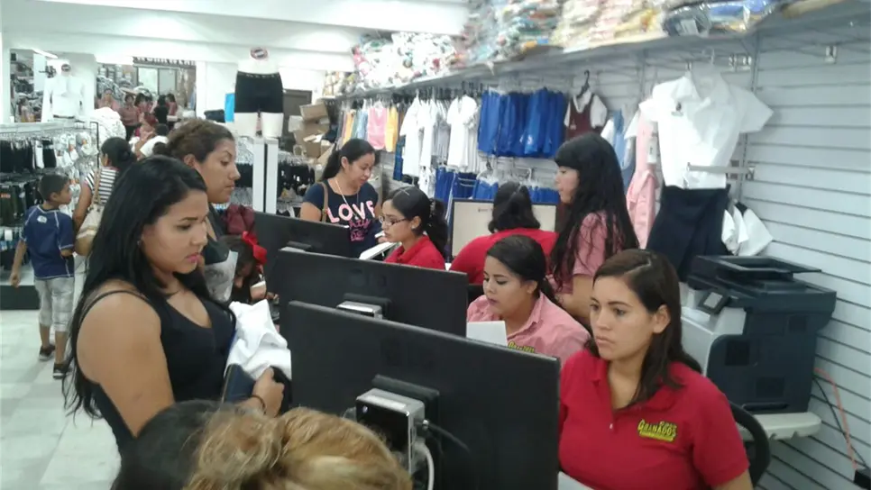 Canje de uniformes en Mazatlán.