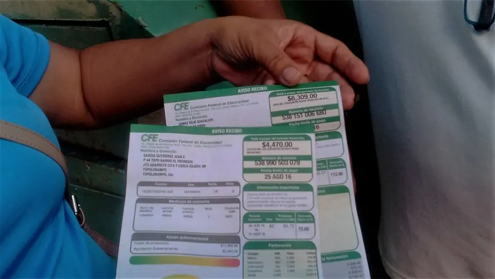 Algunos de los recibos mostrados por los usuarios. (Foto: Jessi Jáuregui)