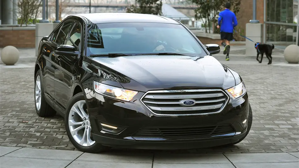 Ford Taurus 2013, uno de los que tendrá que ser revisado.