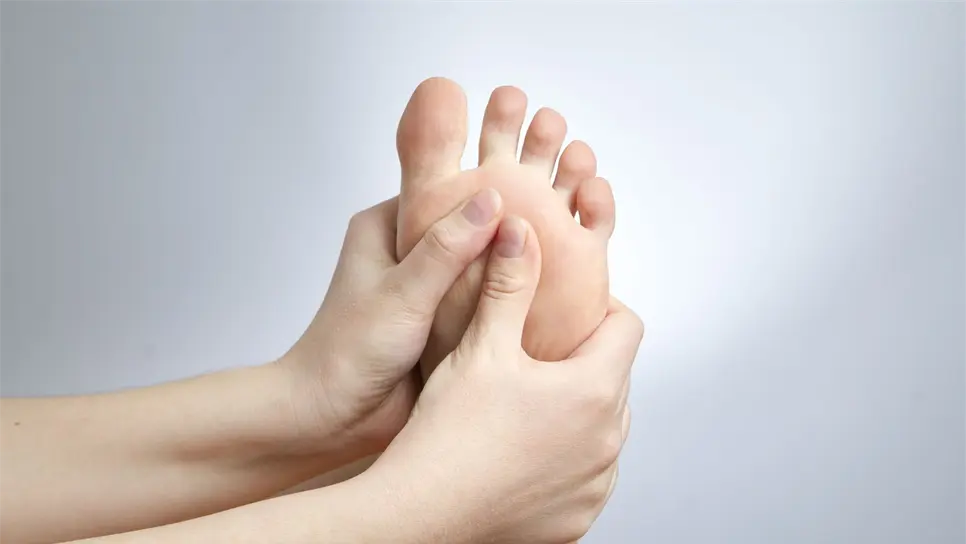 Parche de nanopartículas metálicas ayuda a cicatrizar pie diabético