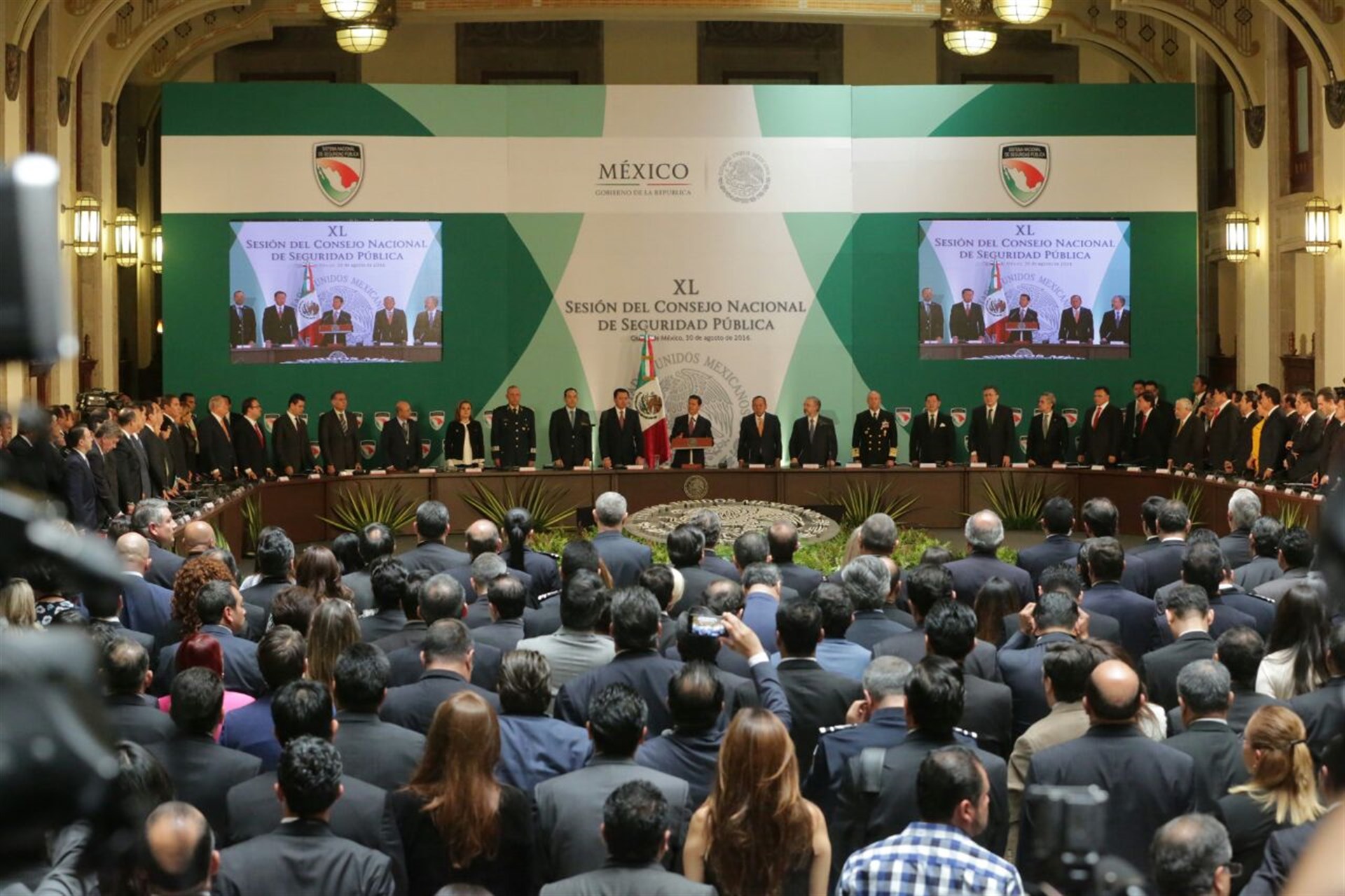 Anuncia EPN estrategia para combatir homicidios en el país