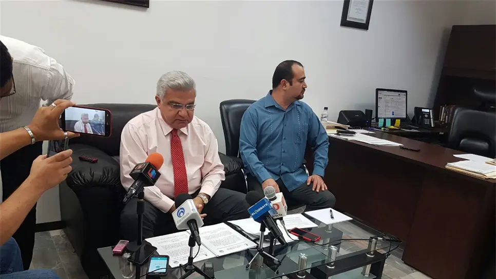 El Procurador en la conferencia de prensa.