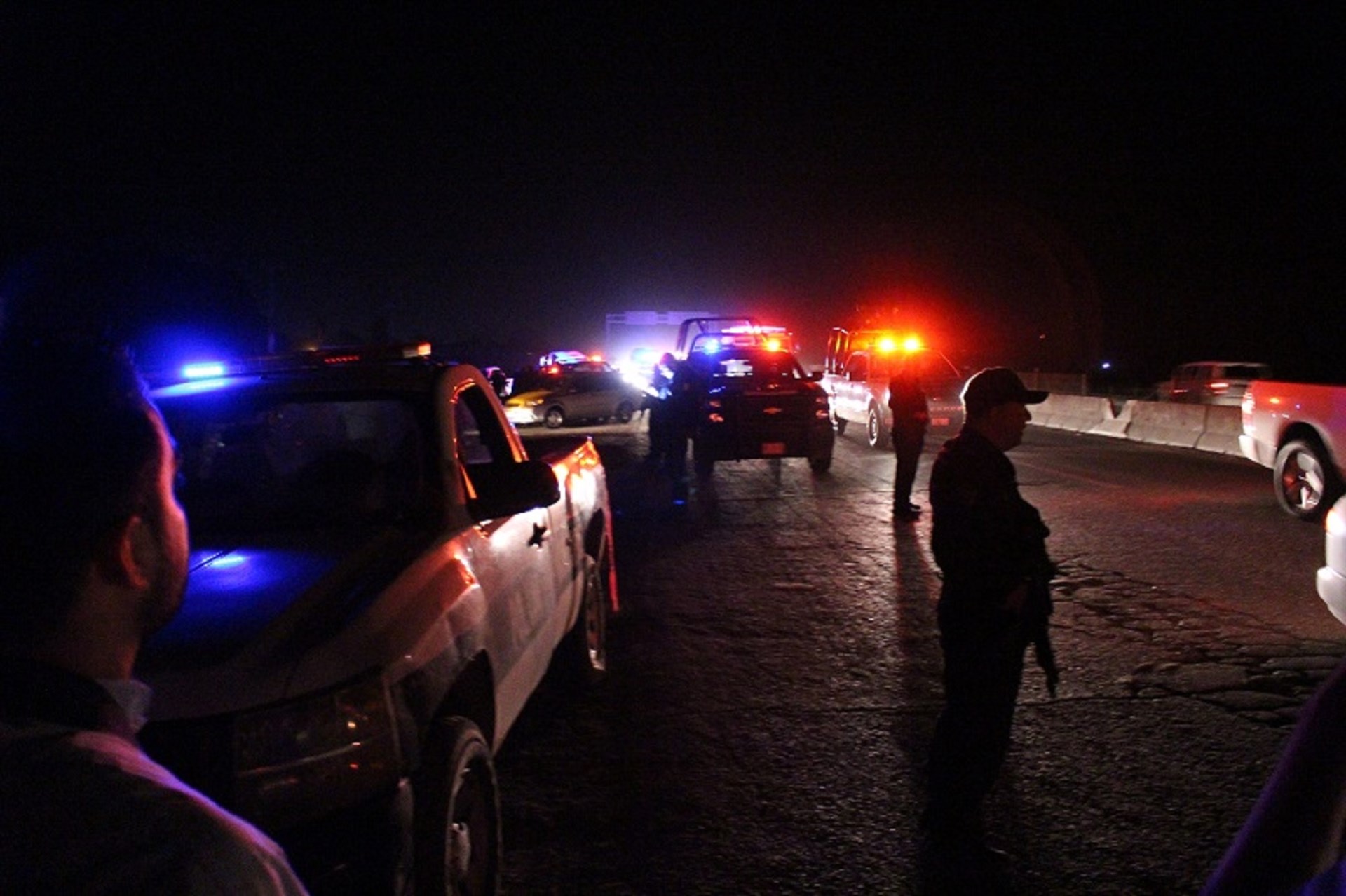 Comando armando levanta a 2 jóvenes en JJR