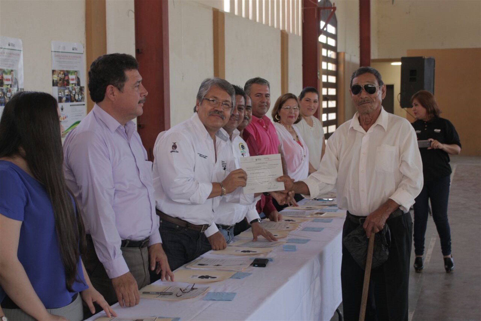 La entrega de certificados en Choix. FOTOS: Adrián González.